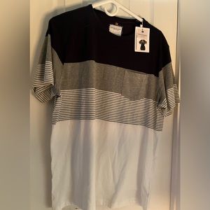 🆕Denim & Flower Men’s XL Short Sleeved Shirt With Pocket. NWT!